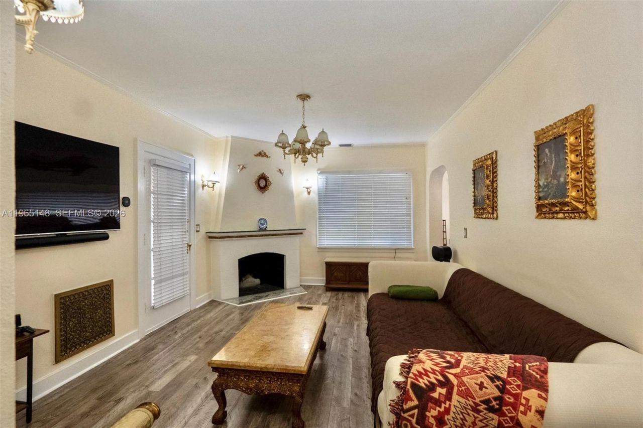 906 Genoa St, Coral Gables, FL 33134 Photo