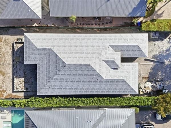 1050 13th St N, Naples, FL 34102