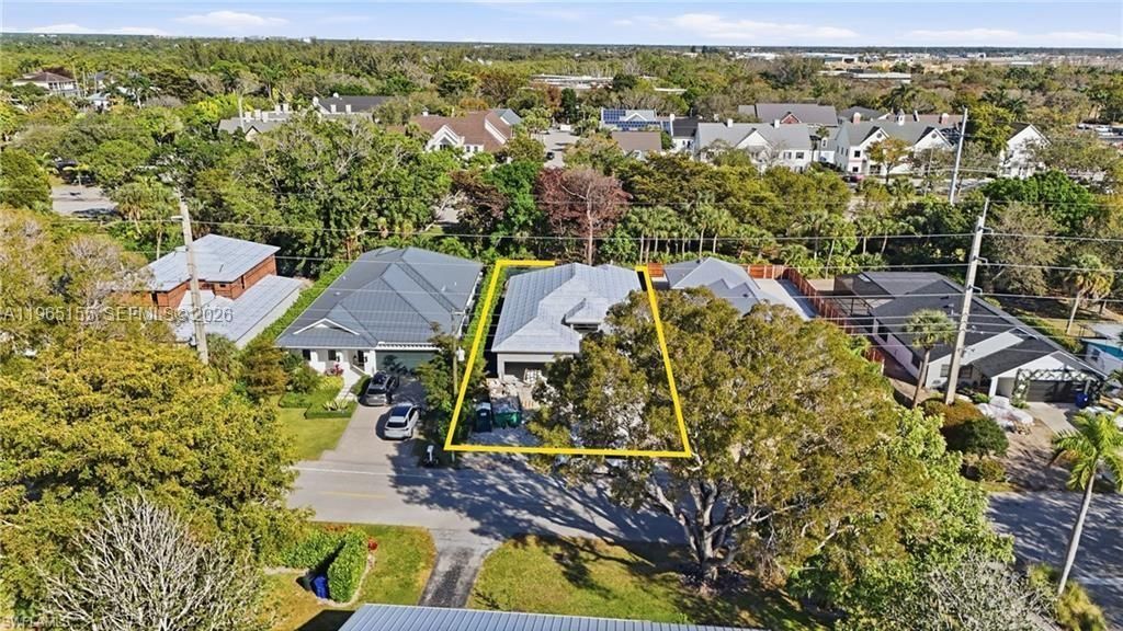 1050 13th St N, Naples, FL 34102 Photo