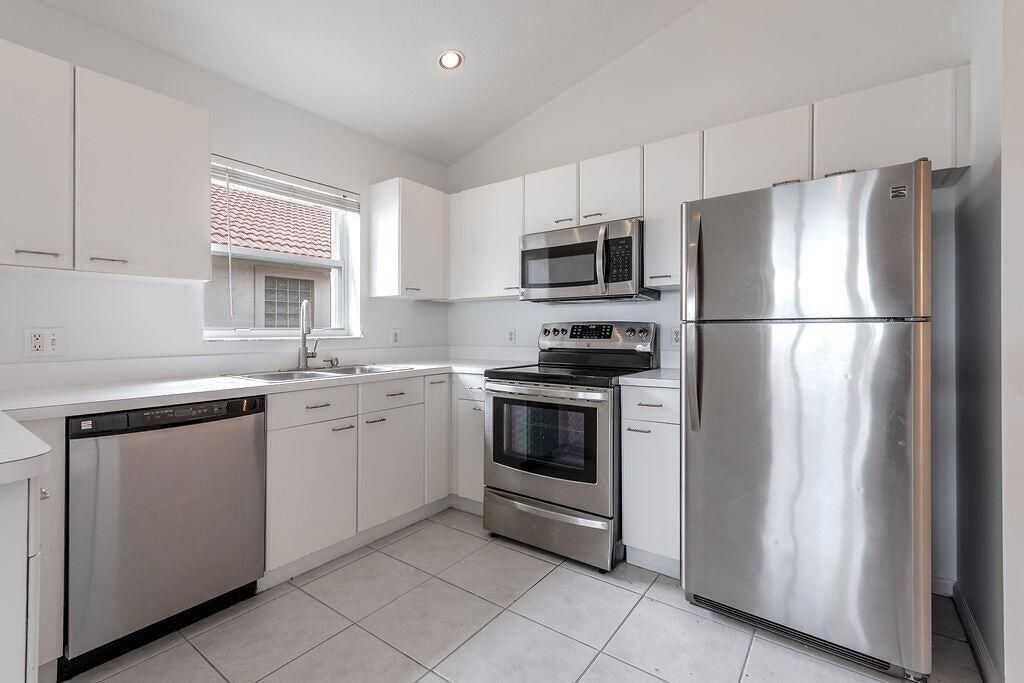 1975 Oak Berry Circle, Wellington, FL 33414 Photo