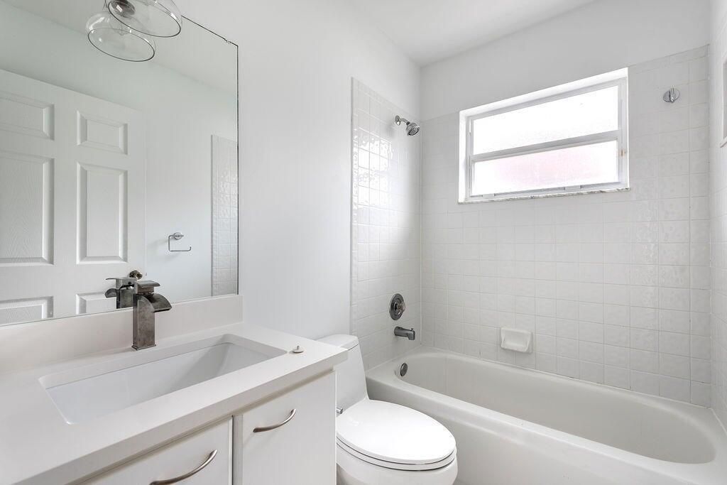 1975 Oak Berry Circle, Wellington, FL 33414 Photo