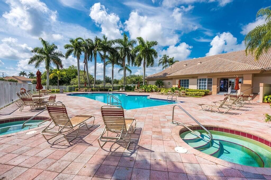 1975 Oak Berry Circle, Wellington, FL 33414 Photo