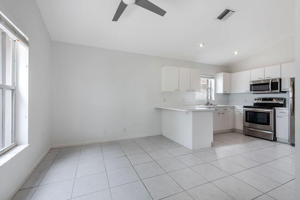 1975 Oak Berry Circle, Wellington, FL 33414 Photo