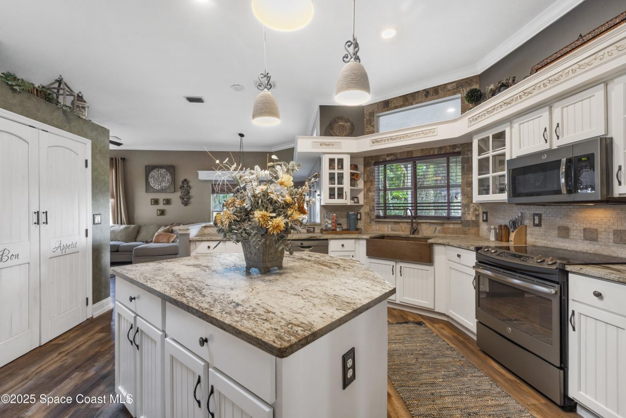 663 Sheridan Woods Drive , Melbourne, FL 32904 Photo