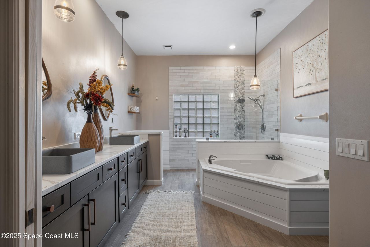 663 Sheridan Woods Drive , Melbourne, FL 32904 Photo