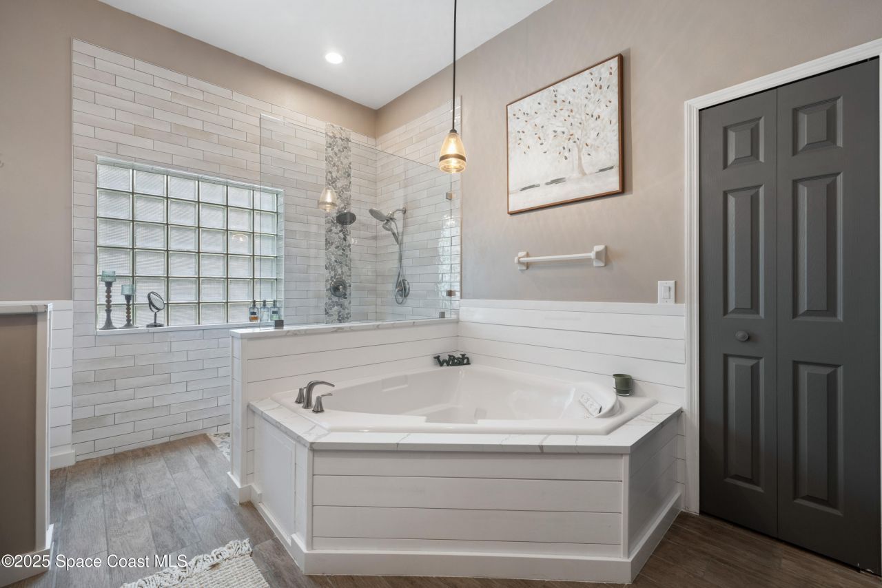 663 Sheridan Woods Drive , Melbourne, FL 32904 Photo