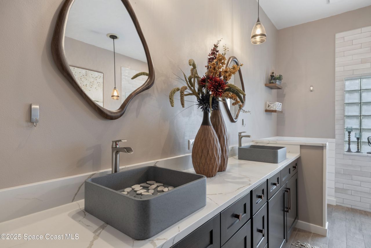 663 Sheridan Woods Drive , Melbourne, FL 32904 Photo