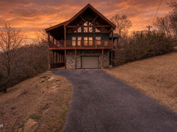 403 Happy Hollow Lane, Sevierville, TN 37876