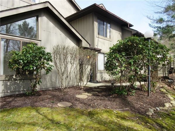 2178 Stone Creek Trail, Cuyahoga Falls, OH 44223