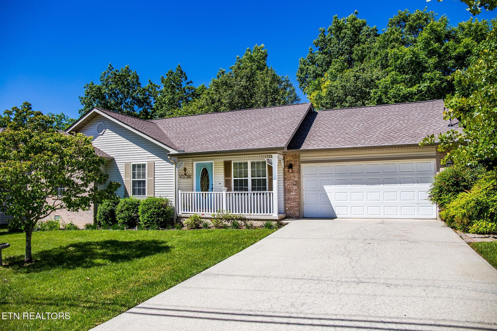 545 Snead Drive, Crossville, TN 38558 Main Photo