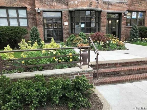 98-120 Queens Blvd , Unit 4C, Rego Park, NY 11374