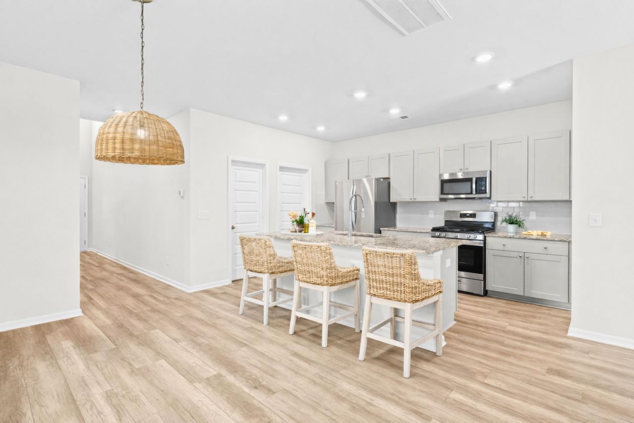 606 Spanish Wells Road Photo 4