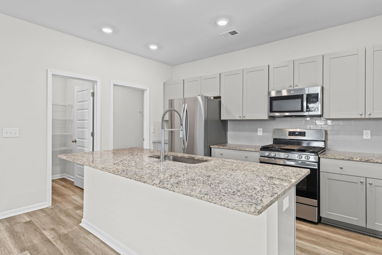 606 Spanish Wells Road Photo 5