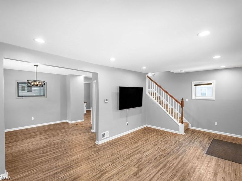 584 Evans Avenue, Akron, OH 44310 Photo 10