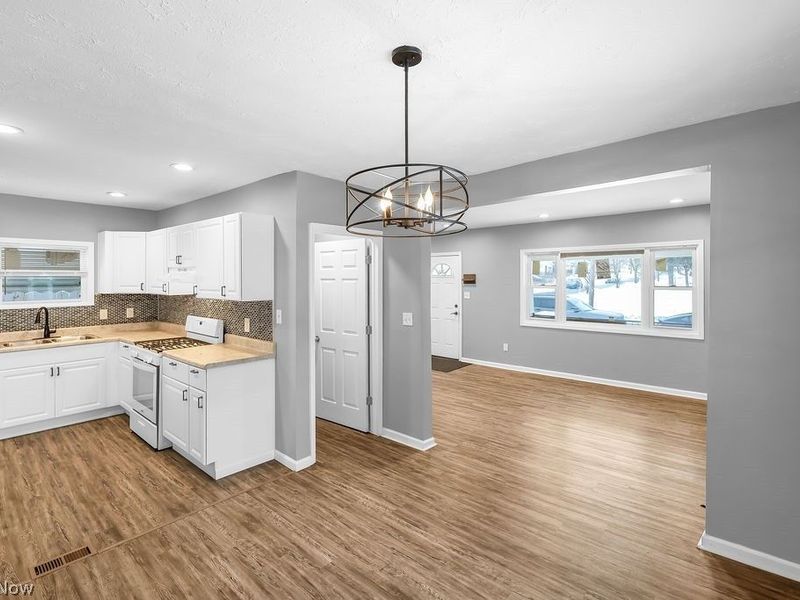 584 Evans Avenue, Akron, OH 44310 Photo 13