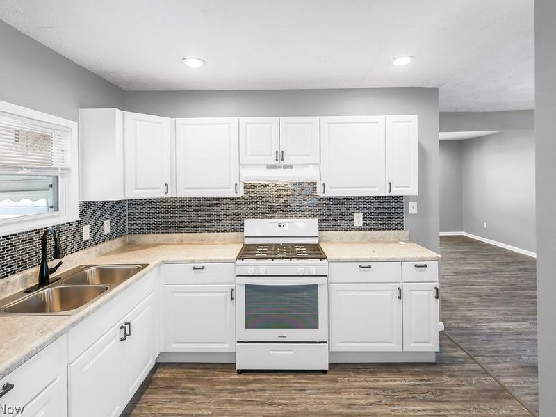 584 Evans Avenue, Akron, OH 44310 Photo 15