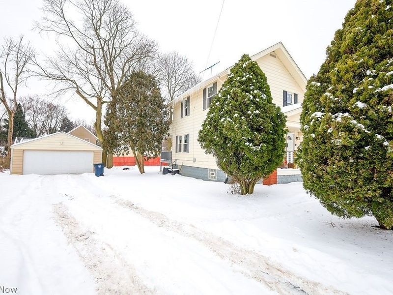 584 Evans Avenue, Akron, OH 44310 Photo 2