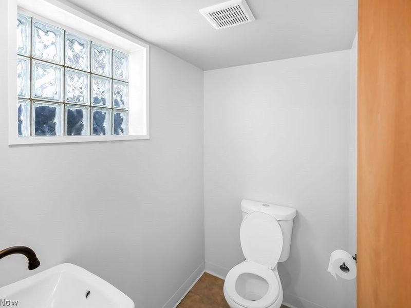 584 Evans Avenue, Akron, OH 44310 Photo 27