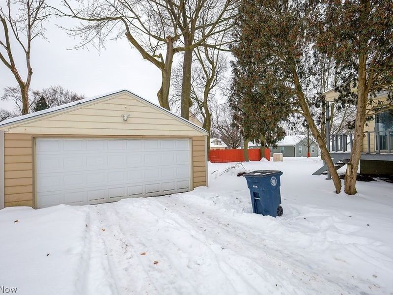 584 Evans Avenue, Akron, OH 44310 Photo 4