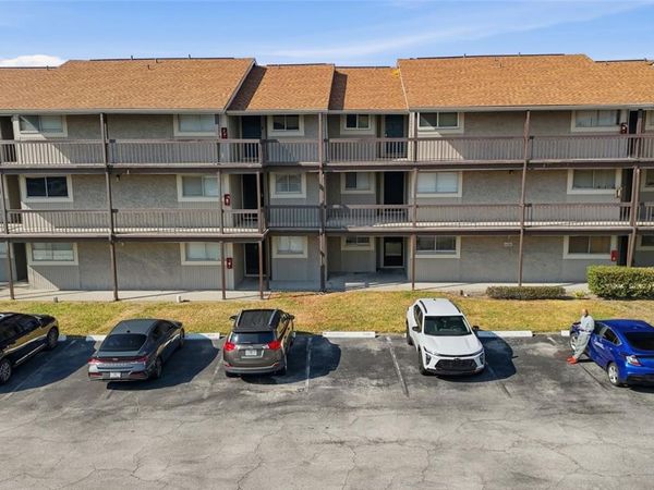 6308 NEWTOWN CIRCLE, Unit 8A3, TAMPA, FL 33615