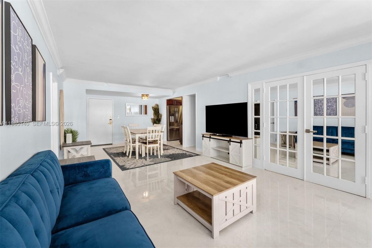 5225 Collins Ave, Unit 1108, Miami Beach, FL 33140 Photo