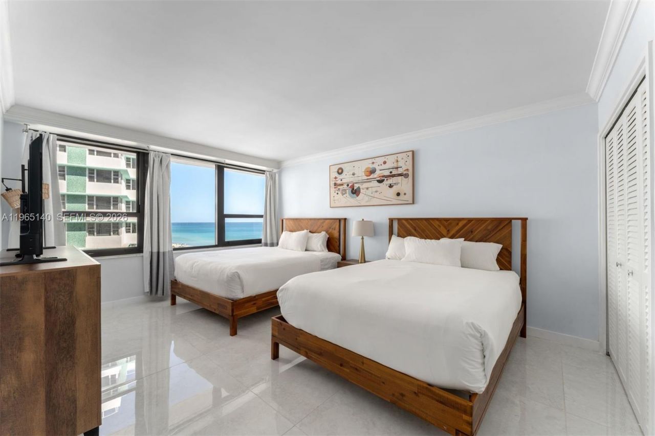 5225 Collins Ave, Unit 1108, Miami Beach, FL 33140 Photo
