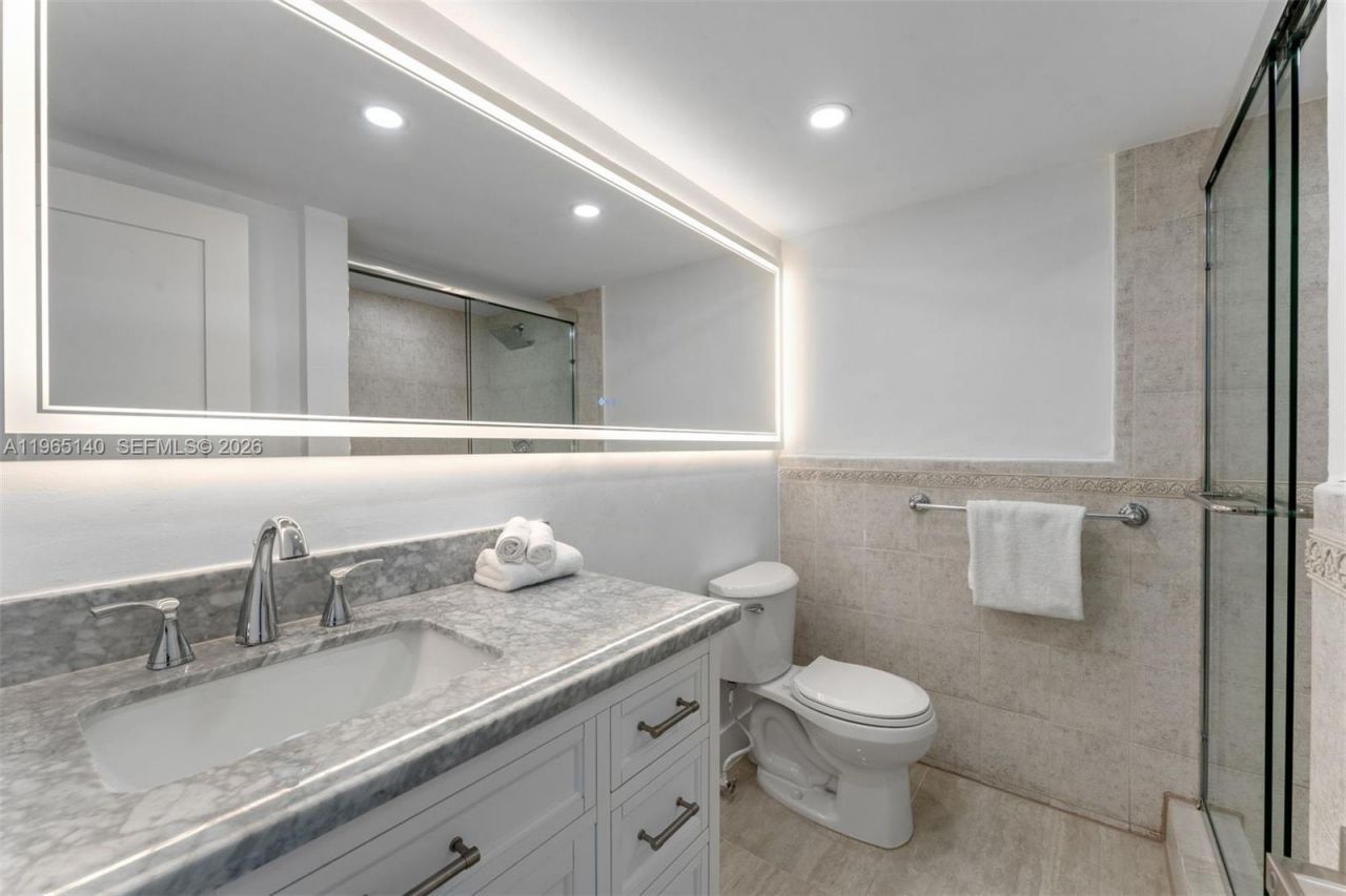 5225 Collins Ave, Unit 1108, Miami Beach, FL 33140 Photo