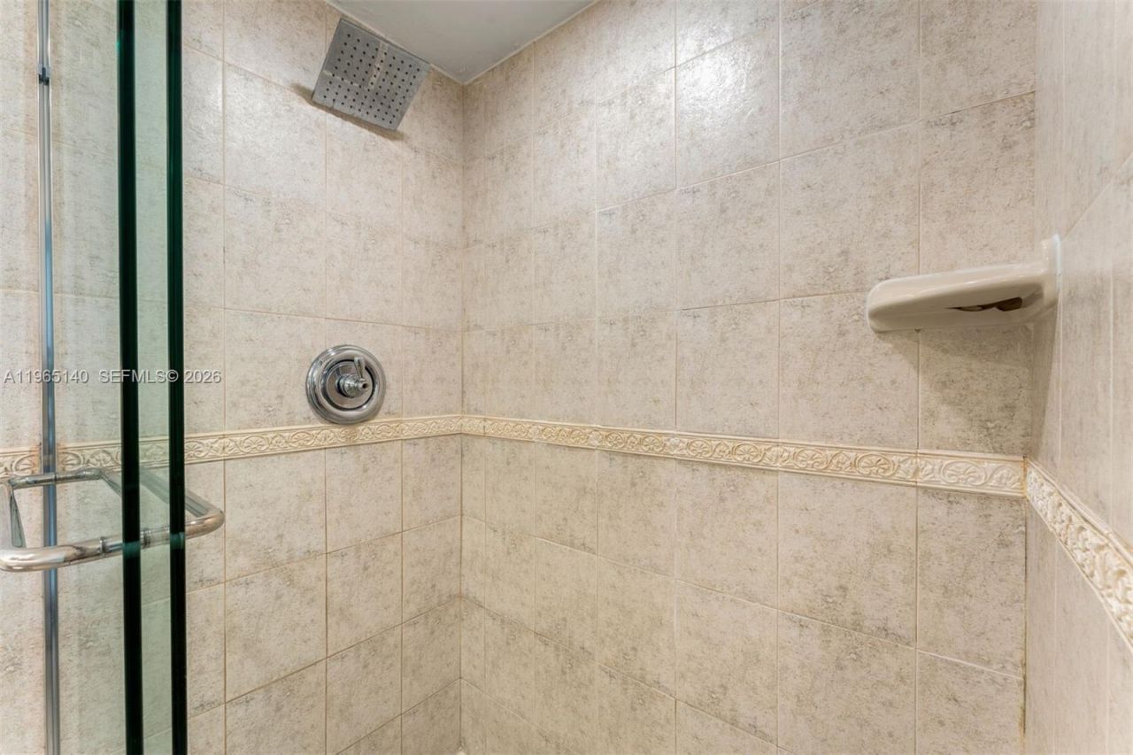 5225 Collins Ave, Unit 1108, Miami Beach, FL 33140 Photo