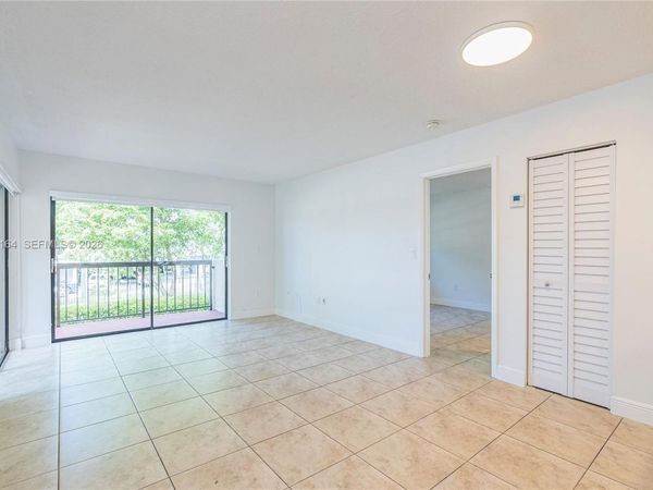 995 SW 84th Ave, Unit 203, Miami, FL 33144