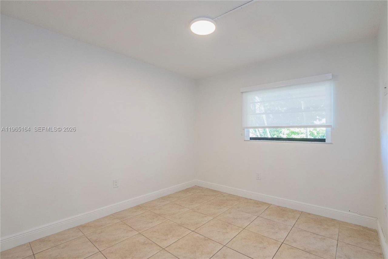 995 SW 84th Ave, Unit 203, Miami, FL 33144 Photo