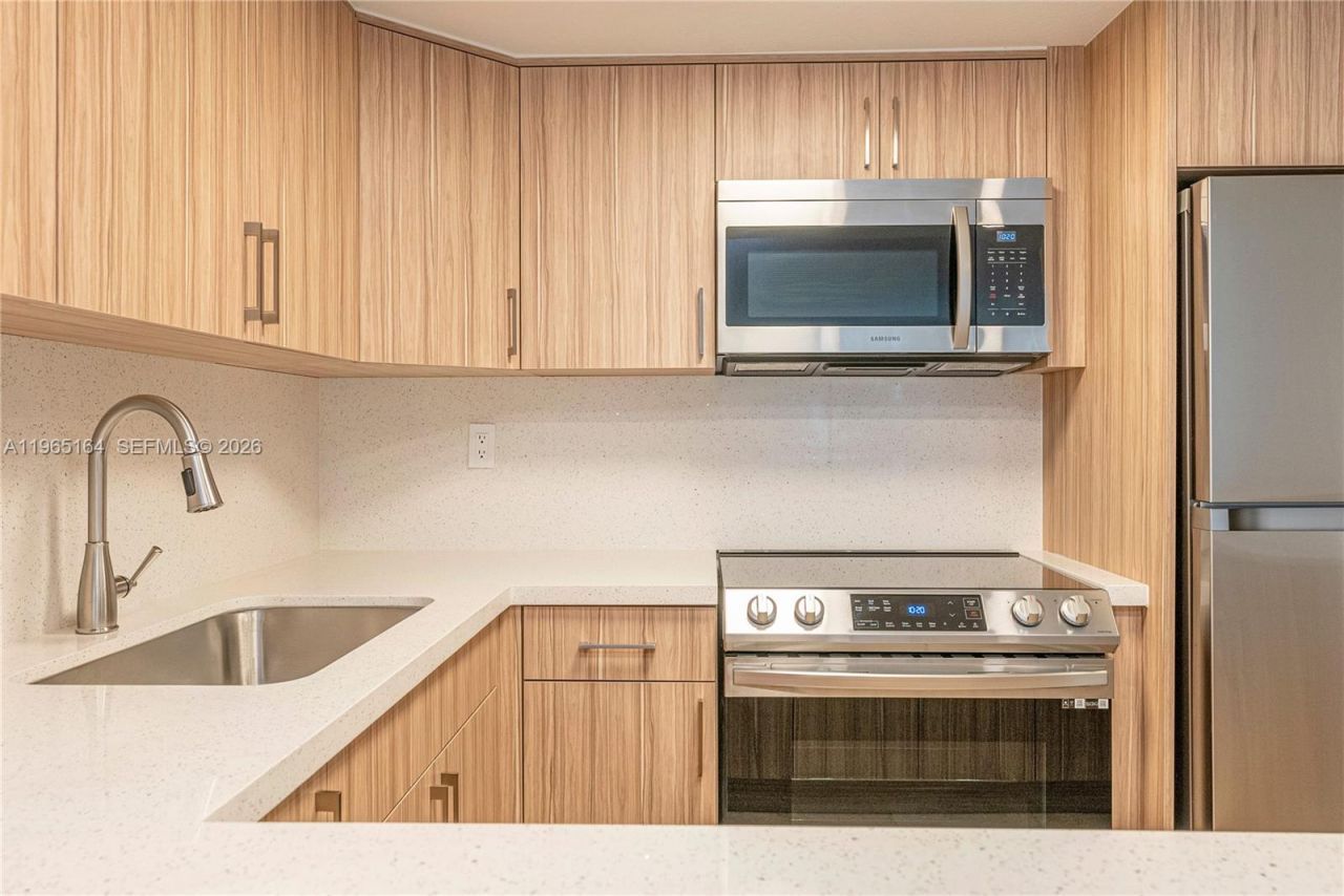 995 SW 84th Ave, Unit 203, Miami, FL 33144 Photo