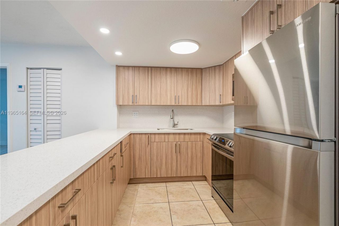 995 SW 84th Ave, Unit 203, Miami, FL 33144 Photo