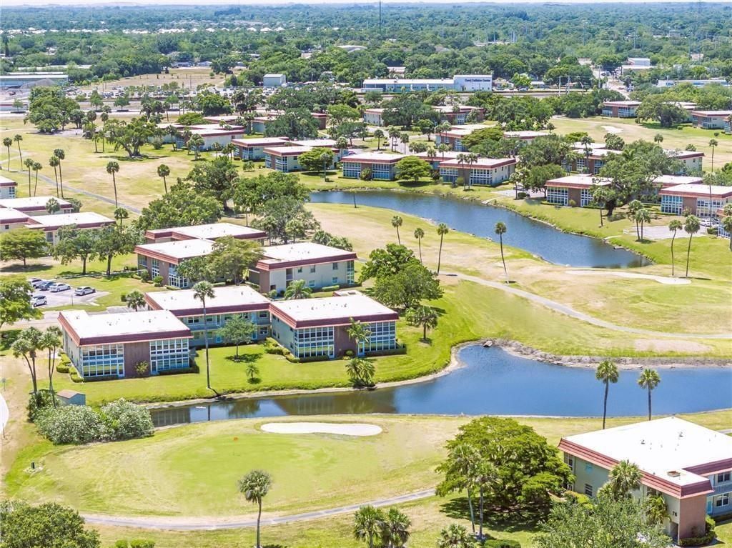 66 Woodland Drive, Unit 203, Vero Beach, FL 32962 Main Photo