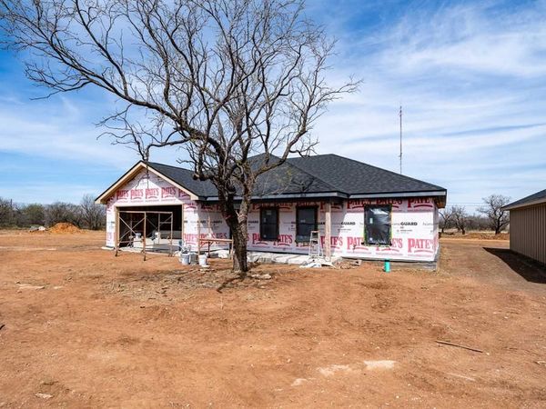 705 E Davenport , Stamford, TX 79553