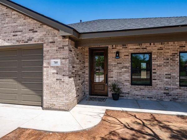 705 E Davenport, Stamford, TX 79553