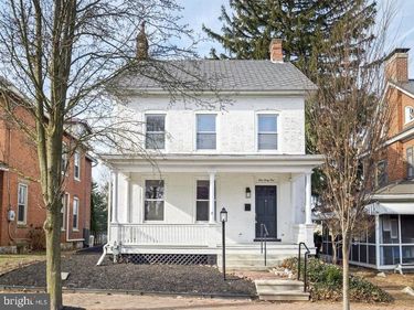 141 S WASHINGTON STREET, GREENCASTLE, PA 17225