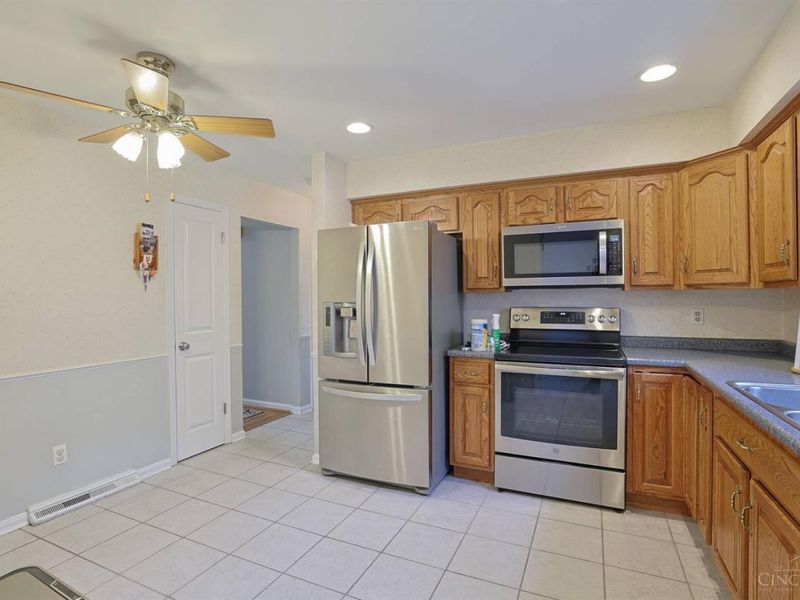 8488 Holiday Hills Drive, Cincinnati, OH 45255 Photo 14