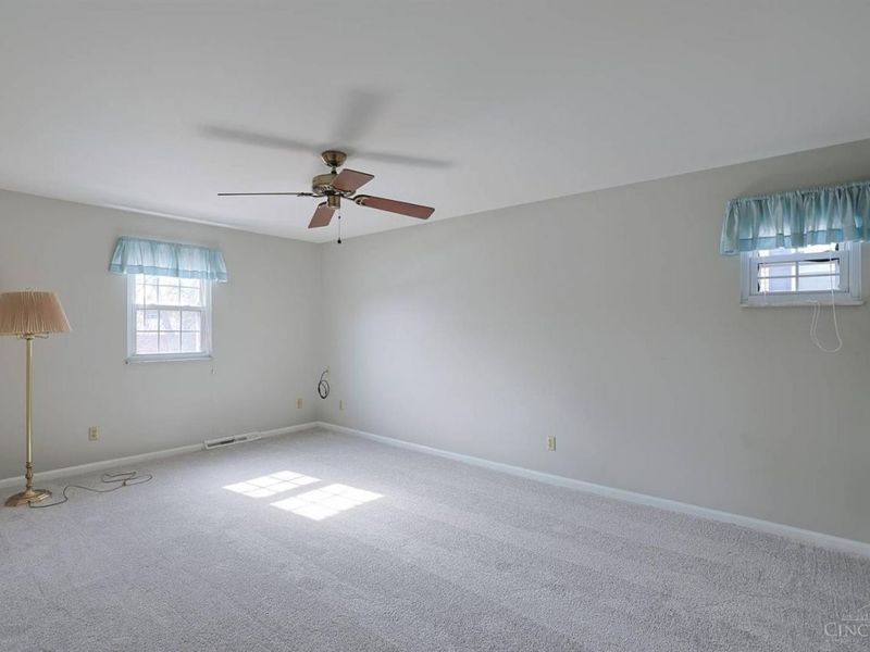 8488 Holiday Hills Drive, Cincinnati, OH 45255 Photo 16