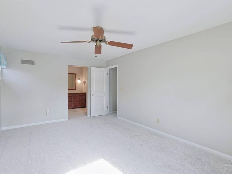 8488 Holiday Hills Drive, Cincinnati, OH 45255 Photo 17