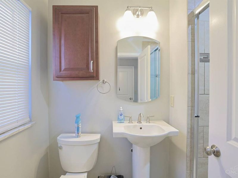 8488 Holiday Hills Drive, Cincinnati, OH 45255 Photo 19