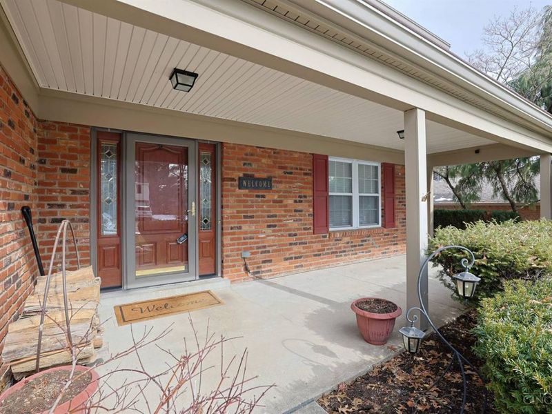 8488 Holiday Hills Drive, Cincinnati, OH 45255 Photo 2