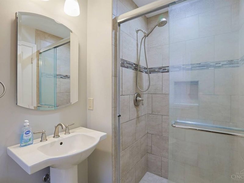 8488 Holiday Hills Drive, Cincinnati, OH 45255 Photo 20