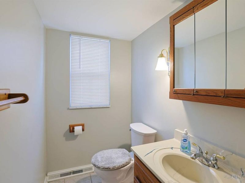 8488 Holiday Hills Drive, Cincinnati, OH 45255 Photo 27