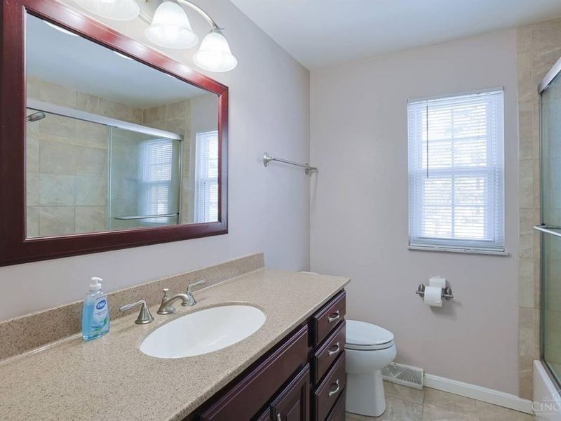 8488 Holiday Hills Drive, Cincinnati, OH 45255 Photo 28