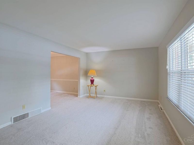 8488 Holiday Hills Drive, Cincinnati, OH 45255 Photo 4