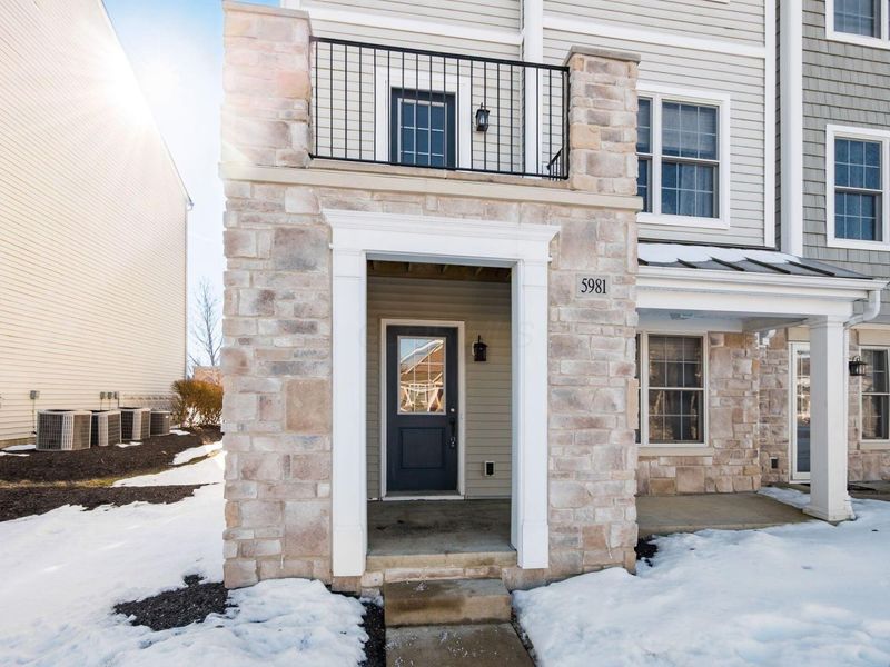 5981 Canyon Creek Drive, Unit 401, Dublin, OH 43016 Photo 2