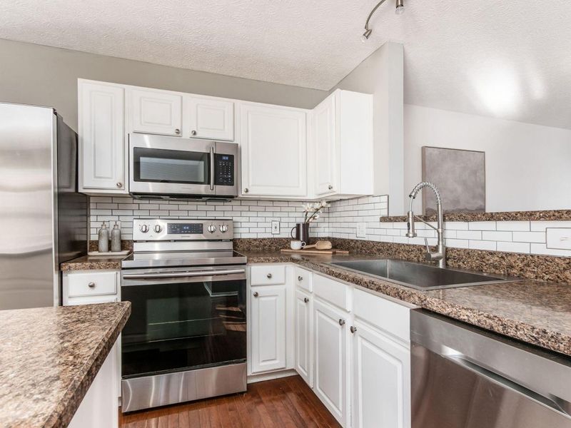 5981 Canyon Creek Drive, Unit 401, Dublin, OH 43016 Photo 7