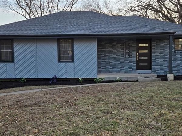 7425 NW 79th Street, Kansas City, MO 64152
