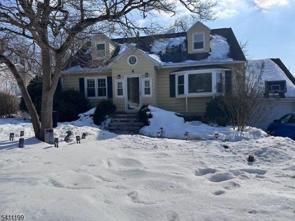 4 Elizabeth Ave, Stanhope, NJ 07874