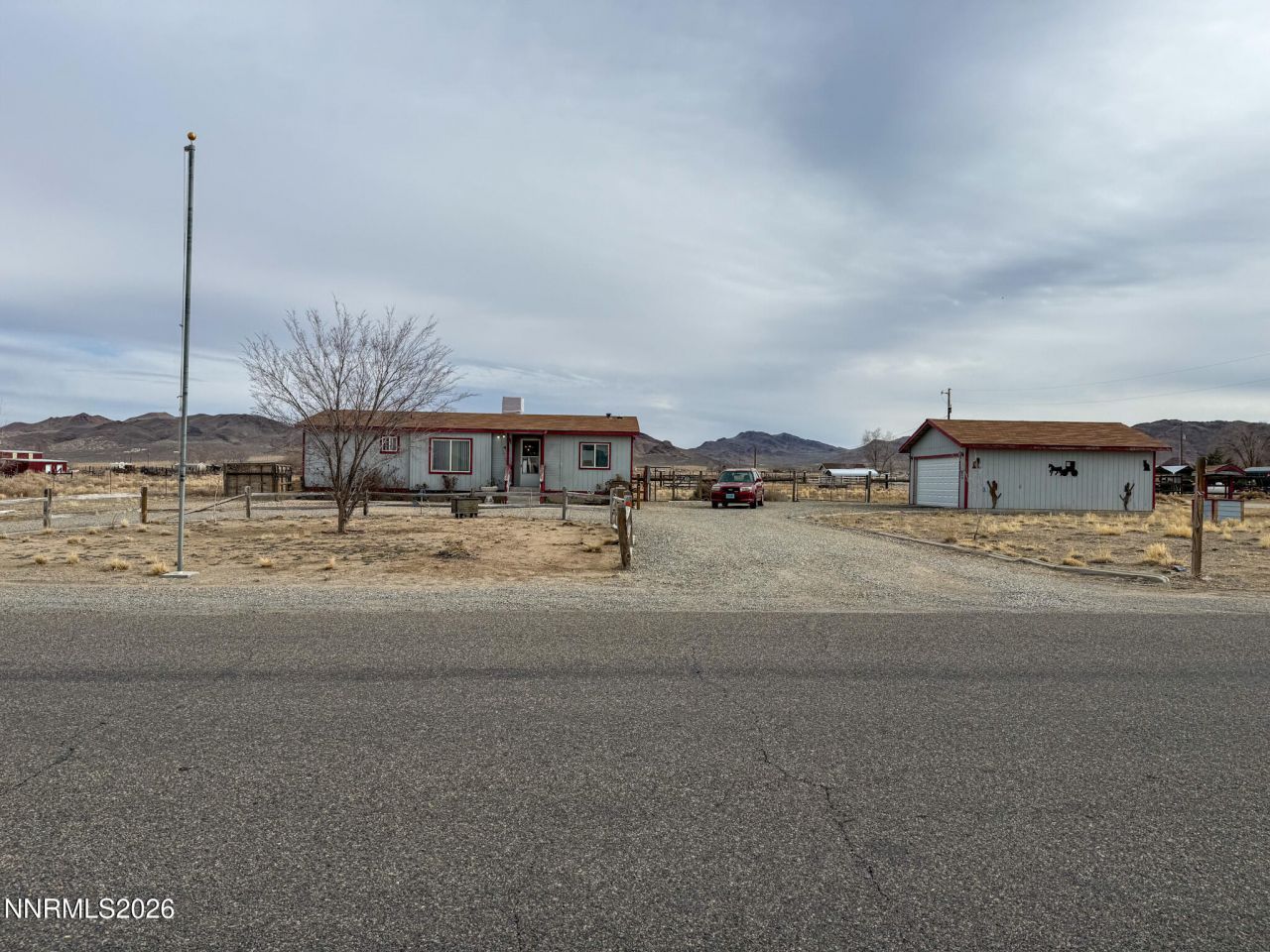 48 N Bybee Lane, Yerington, NV 89447 Main Photo